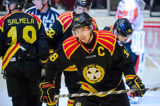 Brynäs Anton Rödin jublar