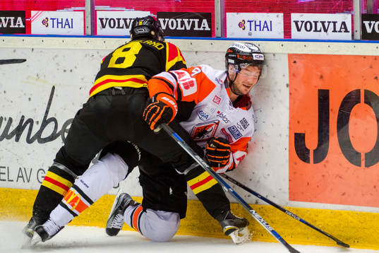 Brynäs Mathias Porseland och Karlskronas Vjatjeslav Trukhno