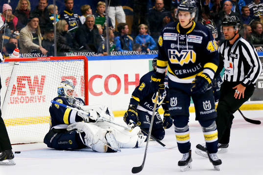 s målvakt Fredrik Pettersson-Wentzel deppar