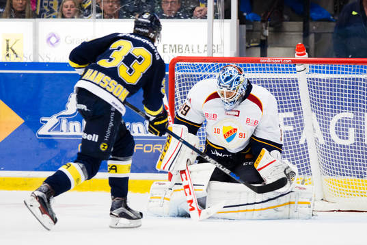 s Niklas Hansson avgör till 4-3 mot Djurgårdens målvakt