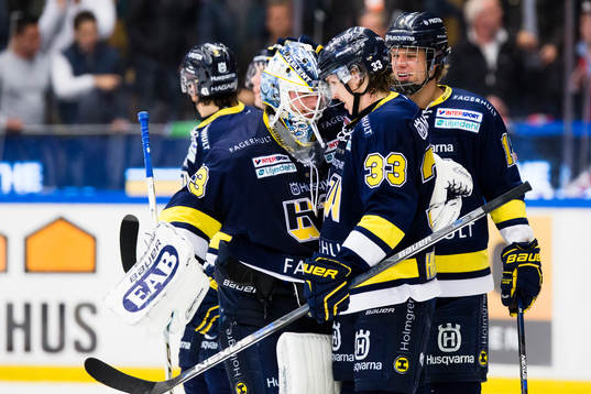 s målvakt Fredrik Pettersson-Wentzel och Niklas Hansson