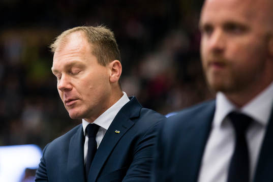 s tränare Johan Lindbom och assisterande tränare Tim