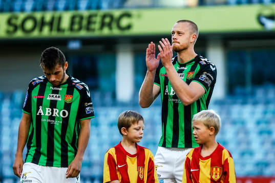 GAIS spelare före fotbollsmatchen i Superettan mellan GAIS