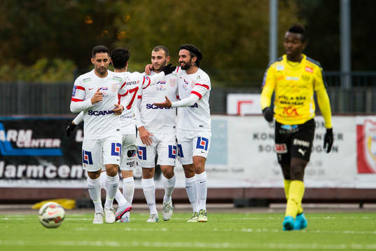 Assyriskas spelare jublar