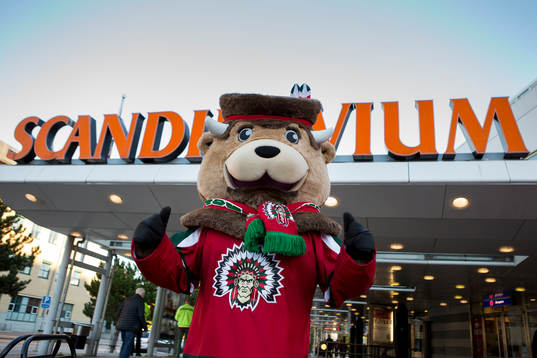 Frölundas maskot Frölle innan en ishockeymatch i SHL