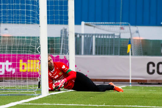 Mjällbys målvakt Mattias Asper släpper in 2-0