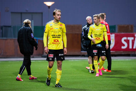 Mjällbys Jesper Gustafsson ser deppig ut