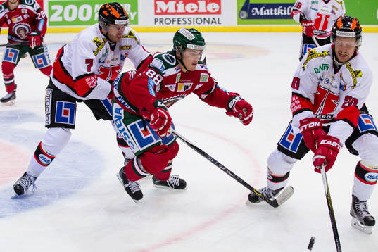 Frölundas Andreas Johnson mot Örebros Alexander
