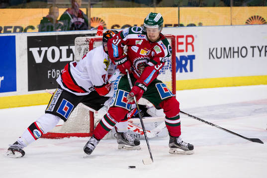 Frölundas Nicklas Lasu mot Örebros Alexander Hellström