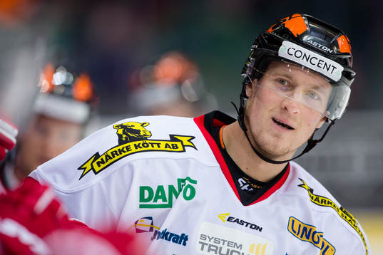 Örebro Mikko Lehtonen jublar