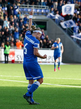 Eskilstuna Uniteds Sara Thunebro pose