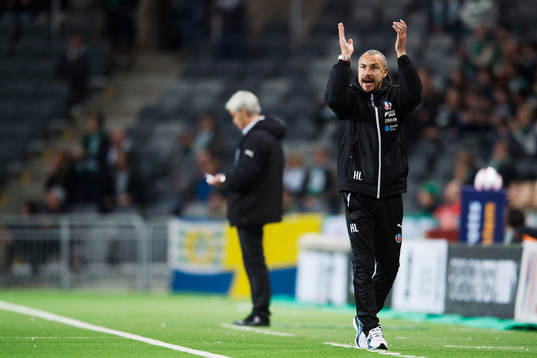 Helsingborgs manager Henrik Larsson jublar