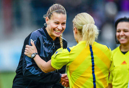 Linköpings Charlotte Rohlin före fotbollsmatchen i