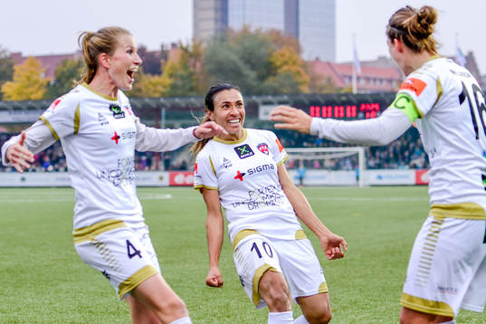 Rosengårds Marta Viera Da Silva jublar