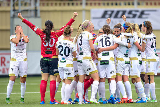 Rosengårds spelare jublar