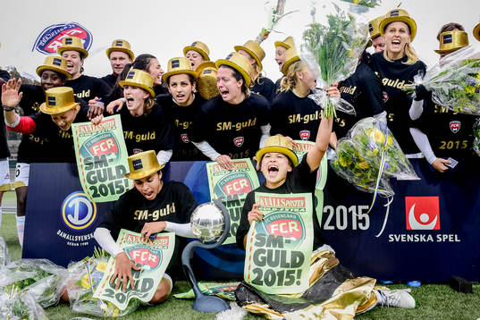 Rosengårds spelar jublar