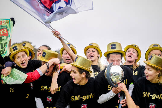 Rosengårds spelare jublar