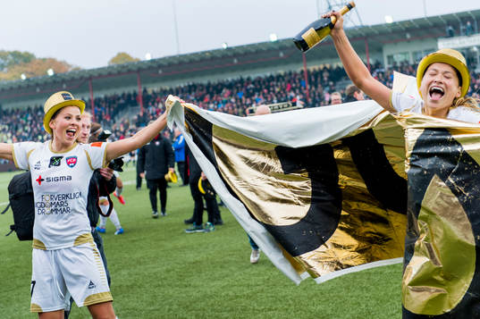 Rosengårds Sara Björk Gunnarsdottir och Alexandra Riley