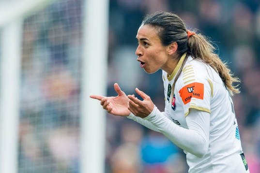 Rosengårds Marta Viera Da Silva spexar för kameran