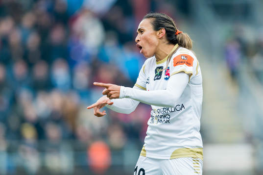 Rosengårds Marta Viera Da Silva spexar för kameran