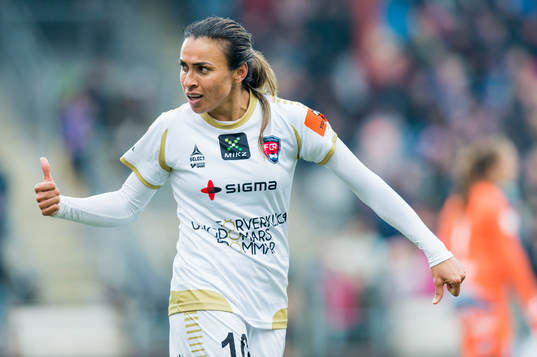 Rosengårds Marta Viera Da Silva spexar för kameran