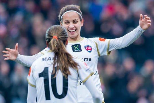 Rosengårds Natasa Andonova jublar med Marta Viera Da Silva