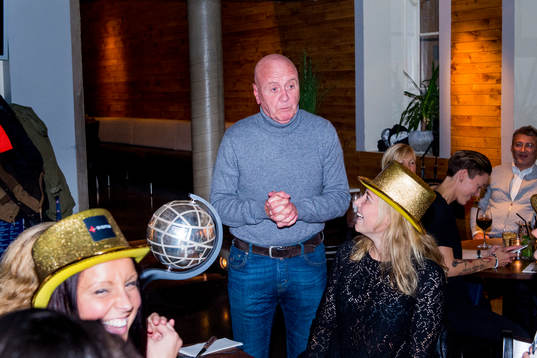 Rosengårds fd sportchef Erling Nilsson firar SM-guldet på