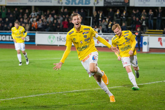 Falkenbergs Gustaf Nilsson jublar