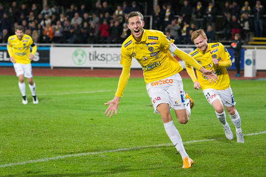 Falkenbergs Gustaf Nilsson jublar