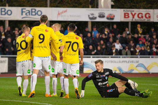 Falkenbergs jublar och Åtvidabergs målvakt Gustav Jansson