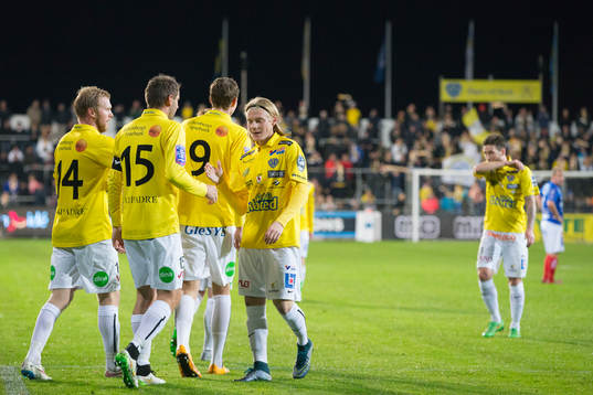 Falkenbergs spelare jublar