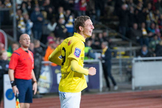 Falkenbergs Gustaf Nilsson jublar
