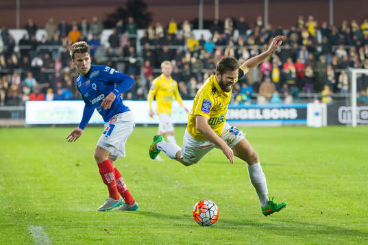 Åtvidabergs Simon Skrabb och Falkenbergs David Svensson