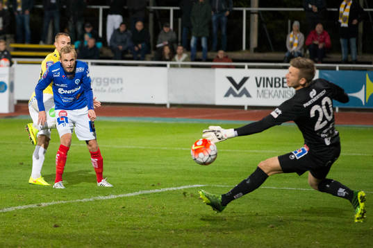 Falkenbergs Carl Wede gör mål