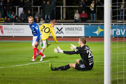 Åtvidabergs målvakt Gustav Jansson deppar