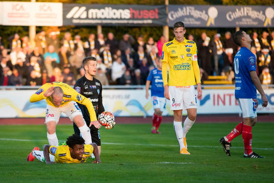 Falkenbergs Christoffer Carlsson och Godsway Donyoh och
