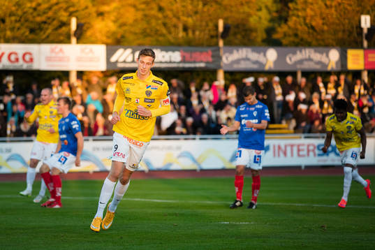 Falkenbergs Gustaf Nilsson jublar