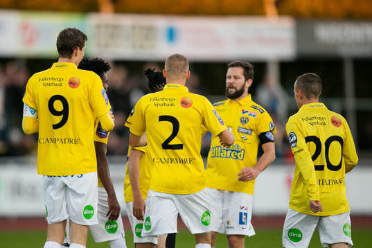 Falkenbergs spelare jublar