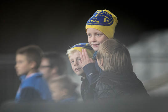 Unga FFF supportrar