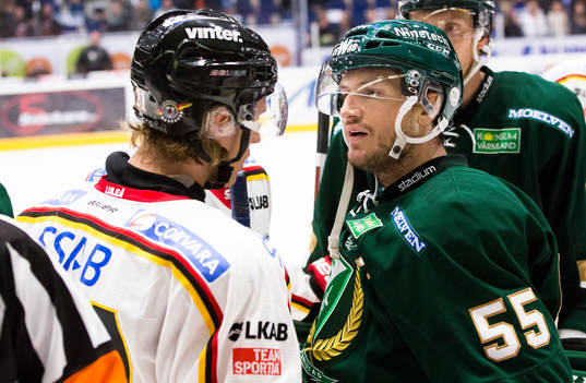 Luleås Emil Sylvegård och Färjestads Ole-Kristian