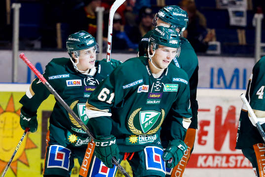 Färjestads Daniel Gunnarsson firar
