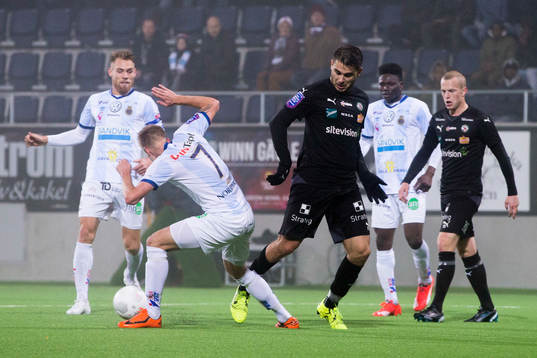 Gefles Robin Nilsson stoppar Örebros Astrit Ajdarevic