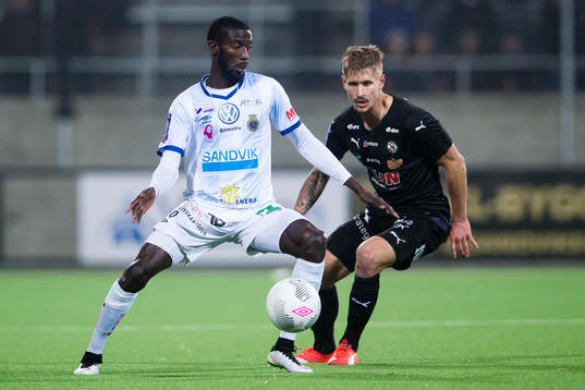 Gefles Dioh Williams och Örebros Daniel Björnqvist