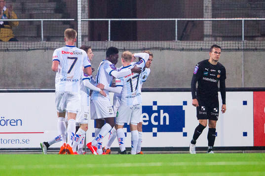 Gefles spelare jublar