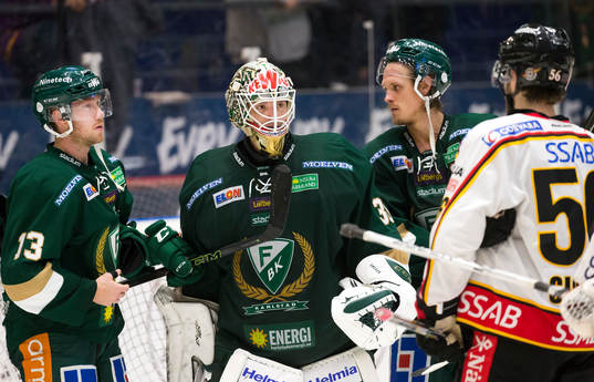 Färjestads Linus Persson, målvakt Lars Haugen och Magnus