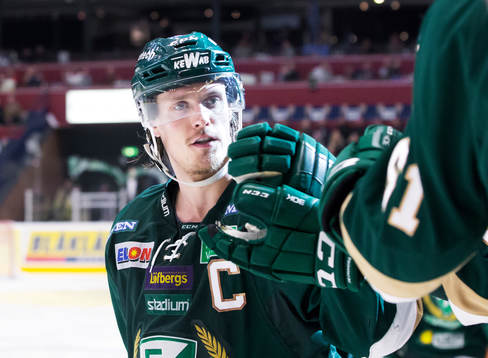 Färjestads Magnus Nygren firar sitt mål 3-0
