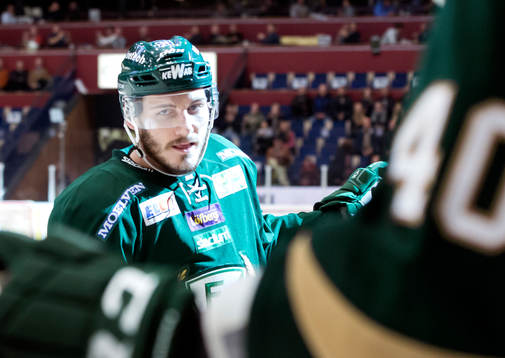 Färjestads John Persson firar mål 4-0