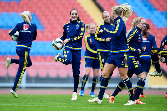 Sveriges Kosovare Asllani