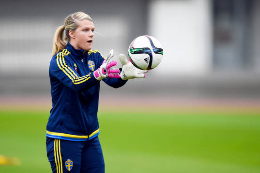 Sveriges målvakt Emelie Lundberg