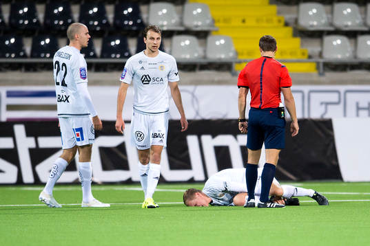 Sundsvalls Joakim Nilsson ligger skada på planen
